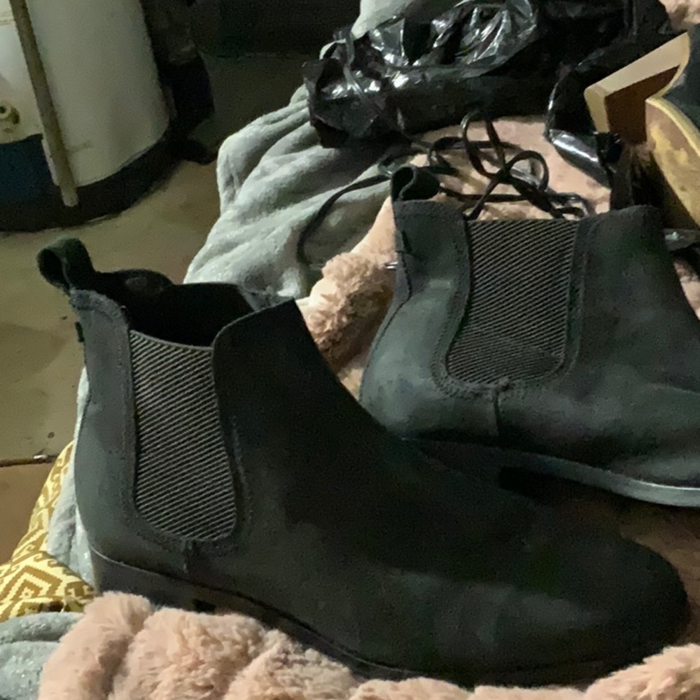 Toms sz 9 black ankle boots